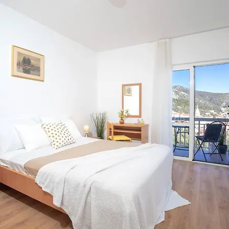 Longin - Zf Hvar Hvar Town