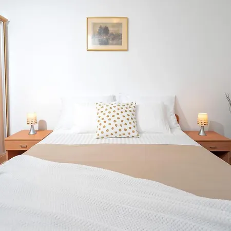 Longin - Zf Hvar Pensionat