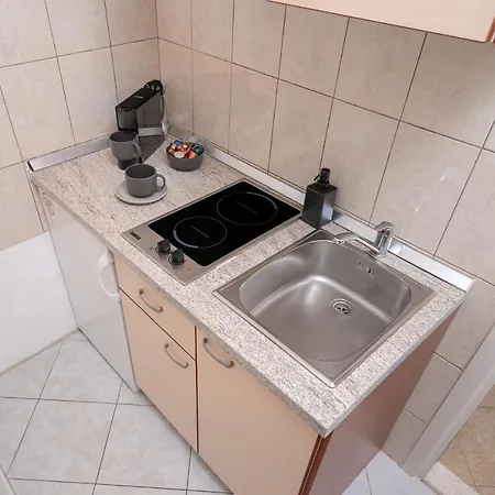 Longin - Zf Hvar Pensionat 4*