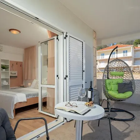 Pensionat Longin - Zf Hvar 4*