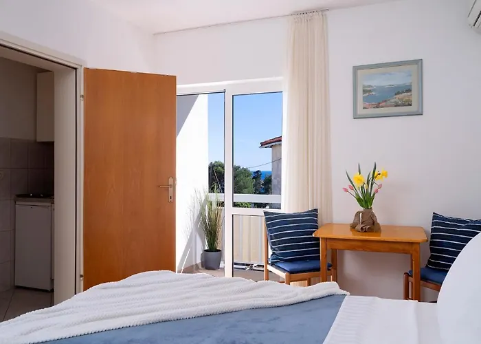 Longin - Zf Hvar Pensionat