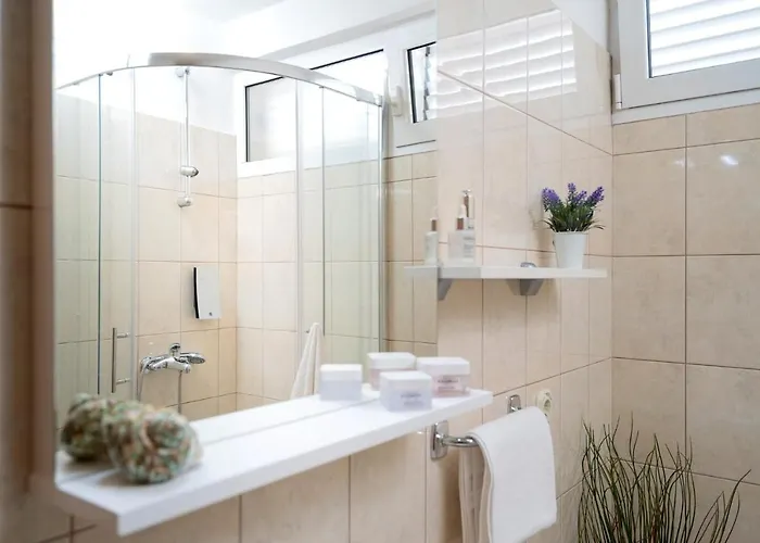 Pensionat Longin - Zf Hvar 3*