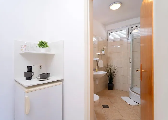 Longin - Zf Hvar Pensionat