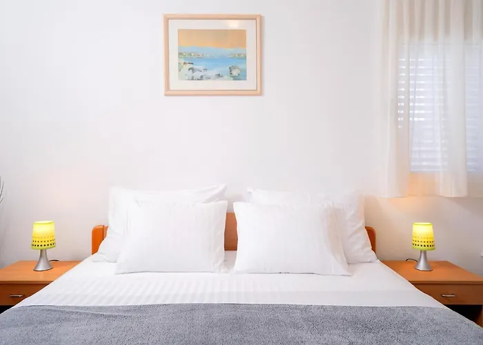 Longin - Zf Hvar Hvar Town