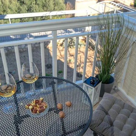Longin - Zf Hvar Guest house