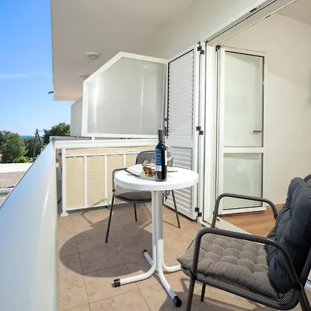 Longin - Zf Hvar Guest house