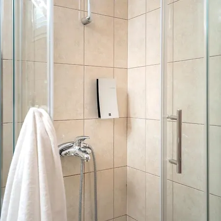 Longin - Zf Hvar 招待所