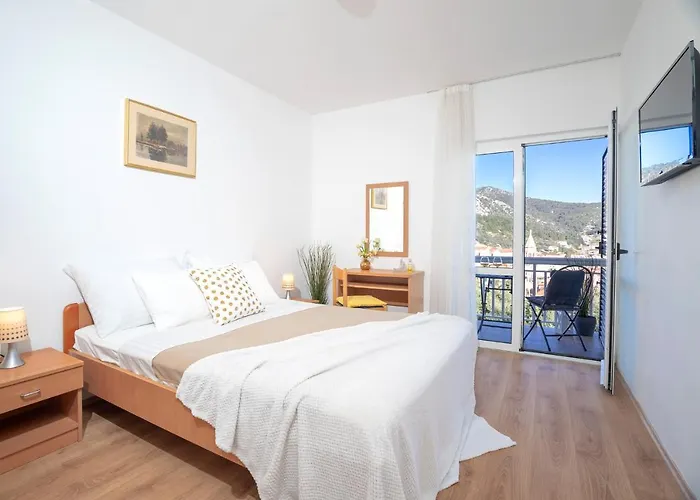 Longin - Zf Hvar Hvar Town