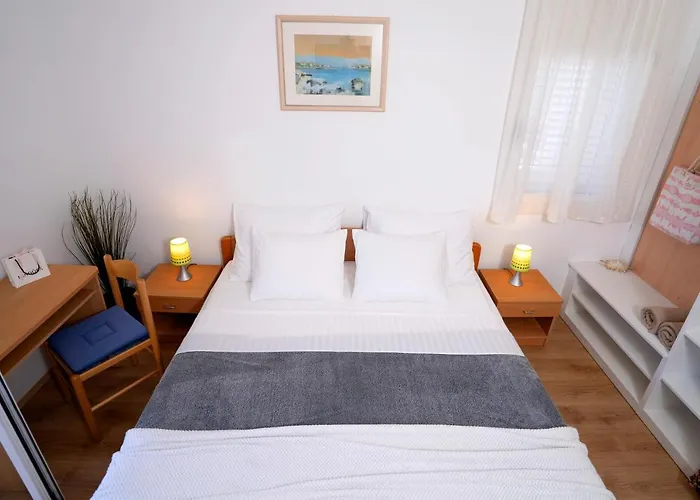 Longin - Zf Hvar Gæstehus