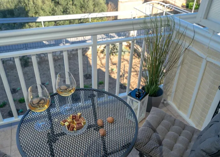 Longin - Zf Hvar Guest house