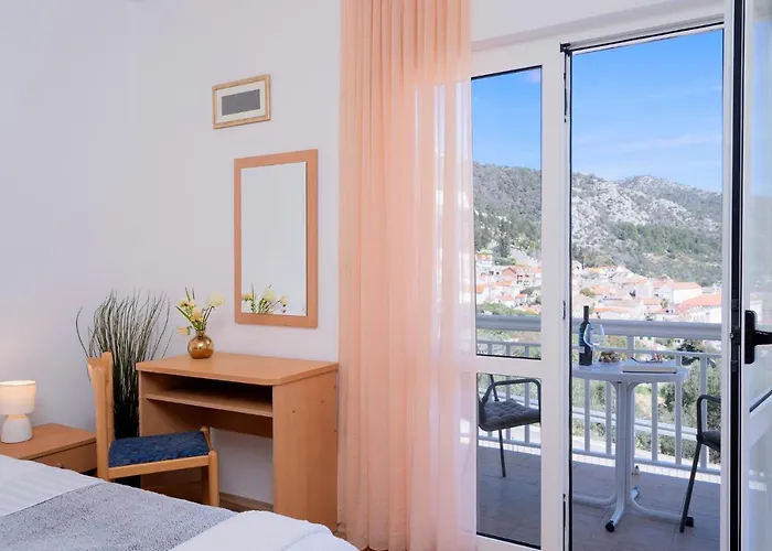 Longin - Zf Hvar Guest house