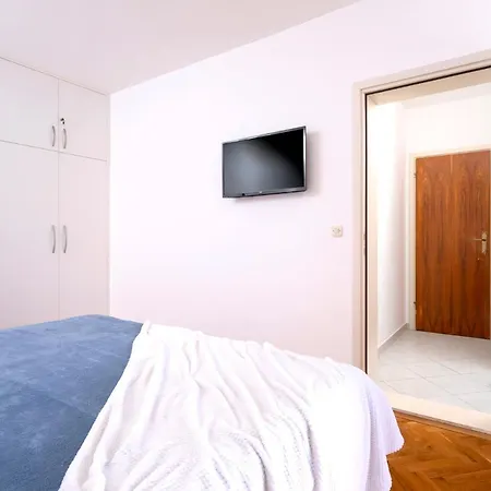 Longin - Zf Hvar Hvar Town