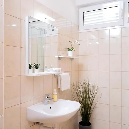 Affittacamere Longin - Zf Hvar 4*