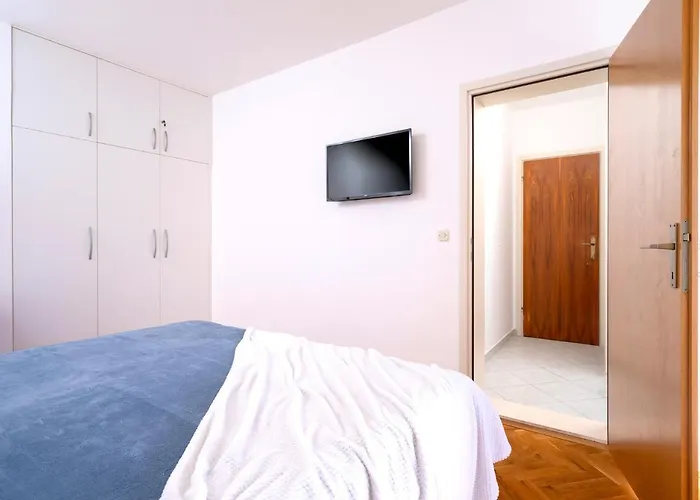 Longin - Zf Hvar Hvar Town